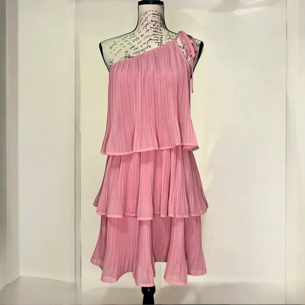 Women’s One-Shoulder Pink Tiered Pleated Dress